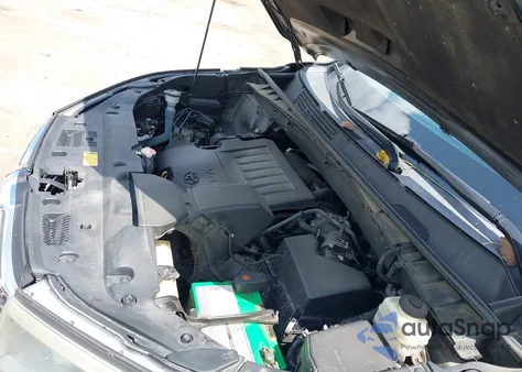 2015 Toyota Highlander Le Plus V6 from USA, damaged, VIN 5TDBKRFH7FS209343